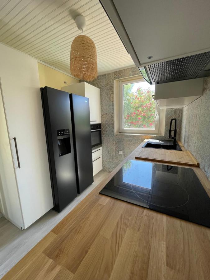 Villa Lcsm Et Studio Фронтиньян Экстерьер фото